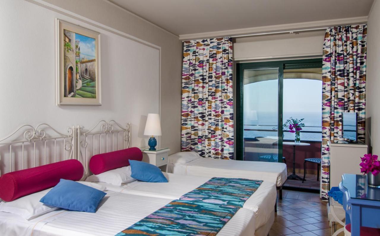Baia Taormina & Hotel Forza dʼAgro
