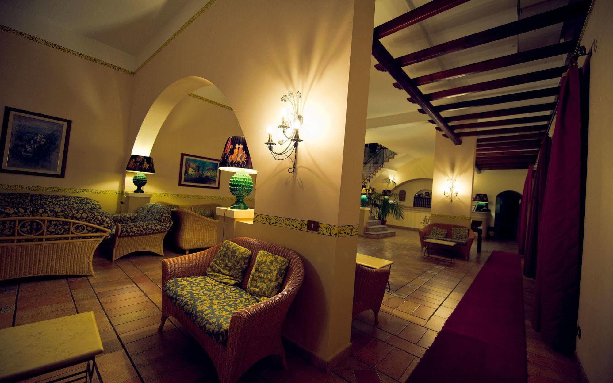 Baia Taormina & Hotel