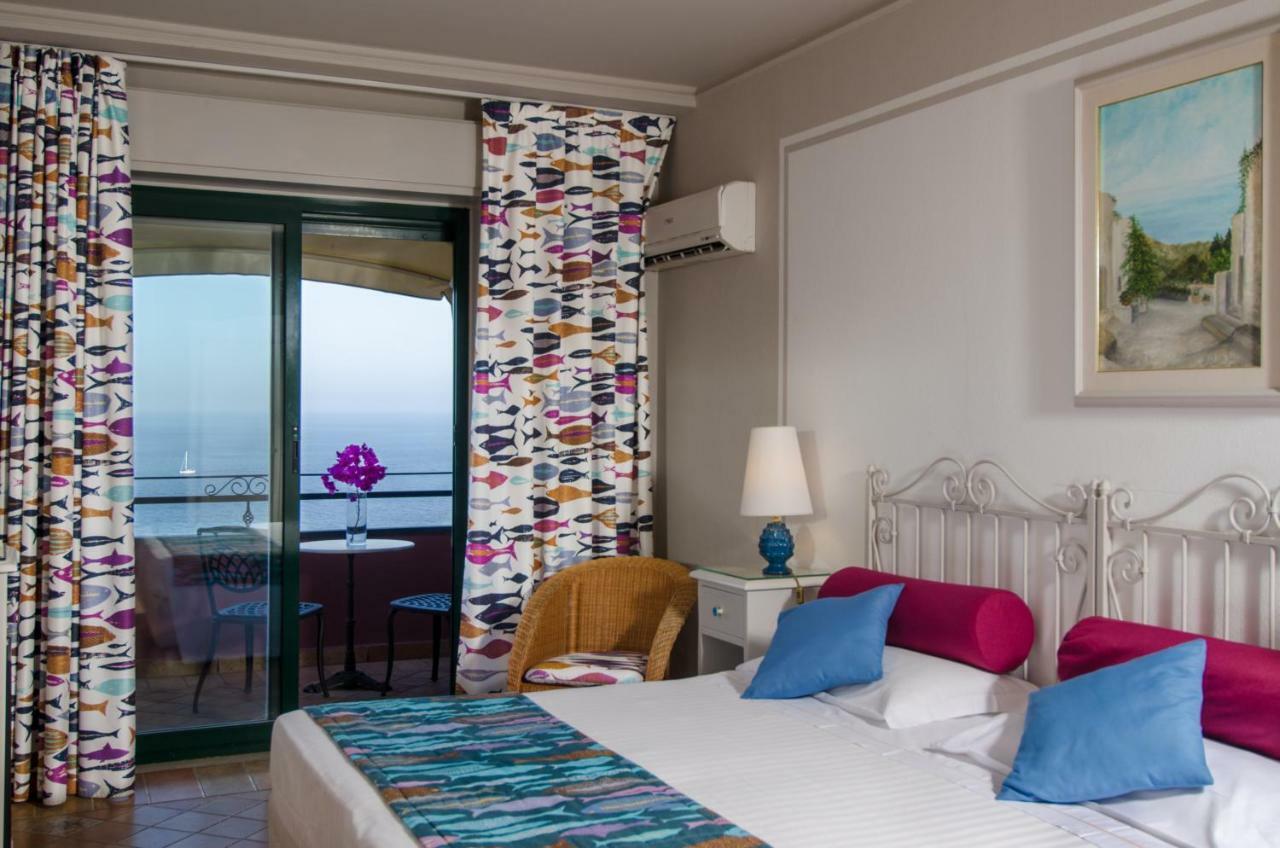 Baia Taormina & 4* Forza dʼAgro