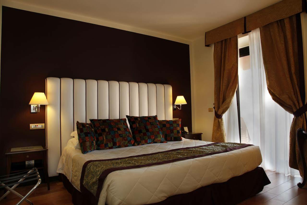 Hotel Baia Taormina & Forza dʼAgro