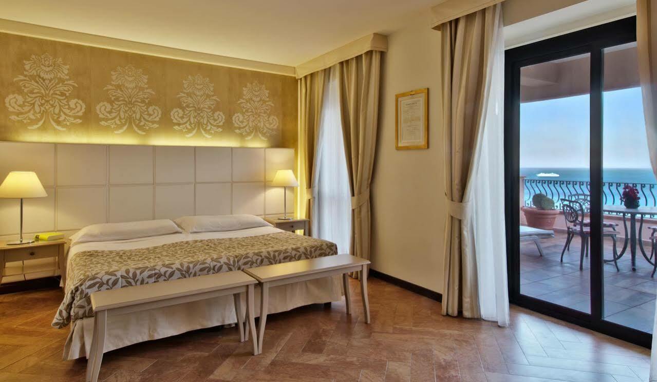 Hotel Baia Taormina &